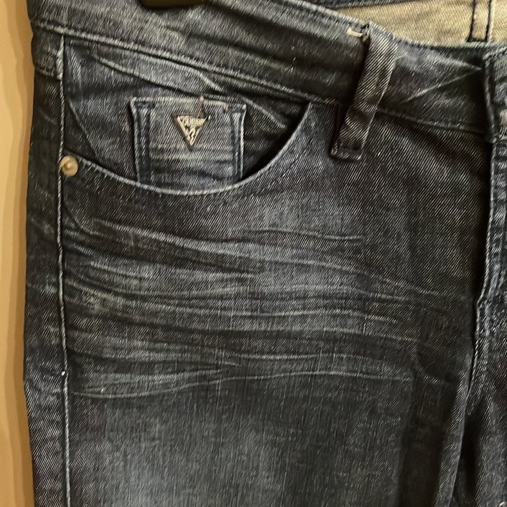 GUESS 1981 LA BRITTNEY SKINNY women’s embellished back pockets distressed jeans - Picture 3 of 13